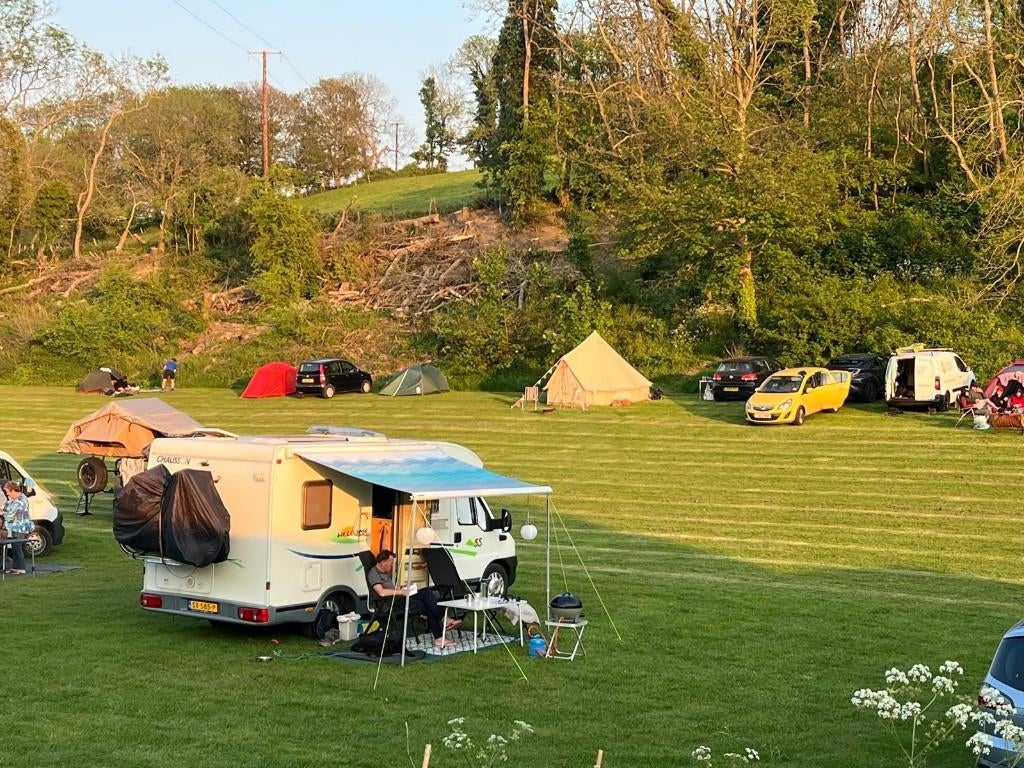 camper chausson 55 welcome, Caravans en Kamperen, Campers, Luifel, Chemisch toilet, Ringverwarming, Fiat