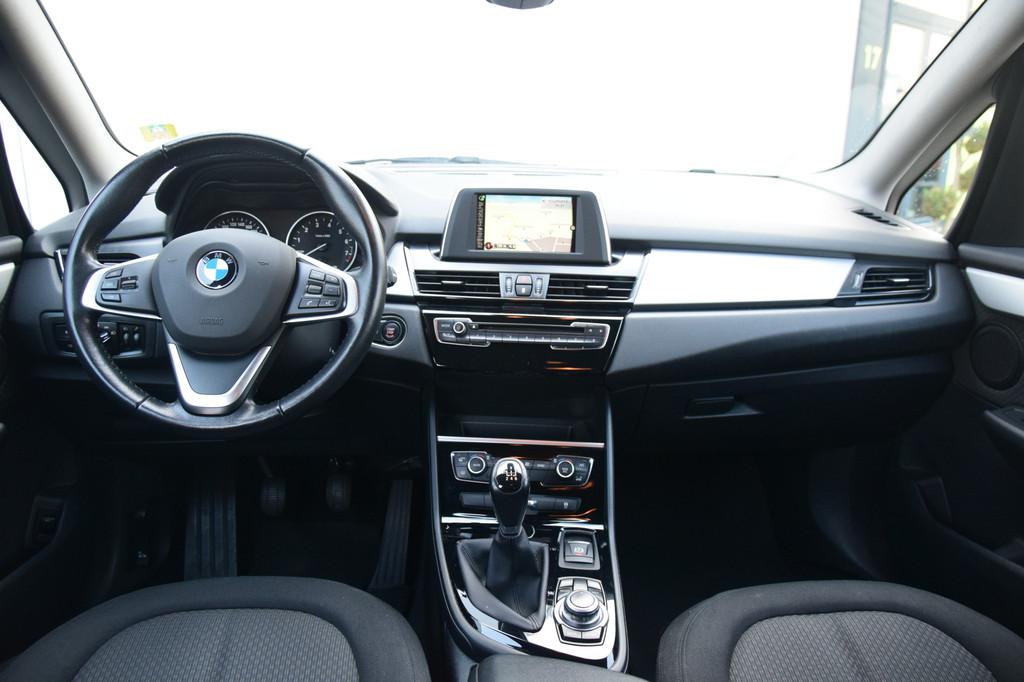 BMW 2 Serie Gran Tourer 218i Essential 7persoons Navi Priv/G, Voorwielaandrijving, Gebruikt, 2-Serie Gran Tourer, 7 stoelen