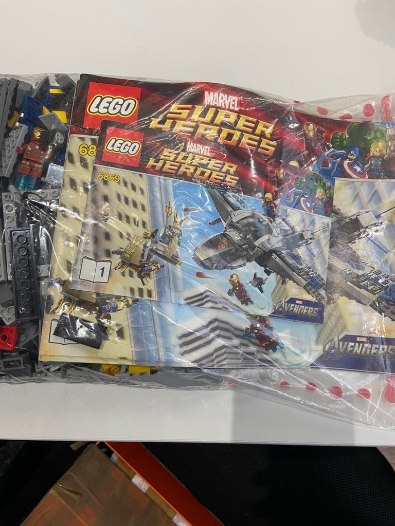 Lego Marvel 6869 Quinjet Aerial Battle, Ophalen of Verzenden, Zo goed als nieuw, Complete set, Lego