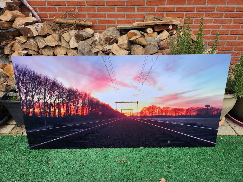 Aluminium fotolijst met trein afbeelding, ca 130 cm, Gebruikt, 125 cm of meer, Ophalen of Verzenden, Foto of Poster