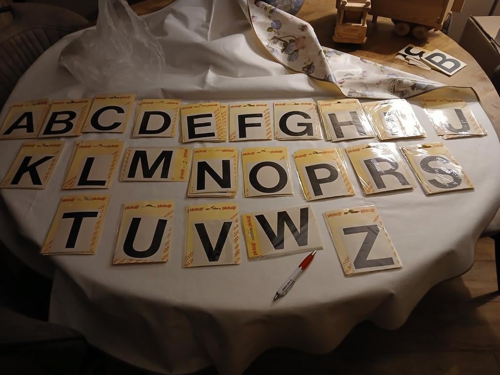 107 pickup zwarte letters 10 cm, Ophalen of Verzenden, Nieuw