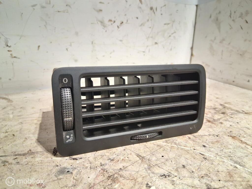 Ventilatierooster rv VW Bora 1.6-16V ('98-'06) 1j1819710B, Gebruikt, Volkswagen, Ophalen of Verzenden, Volkswagen