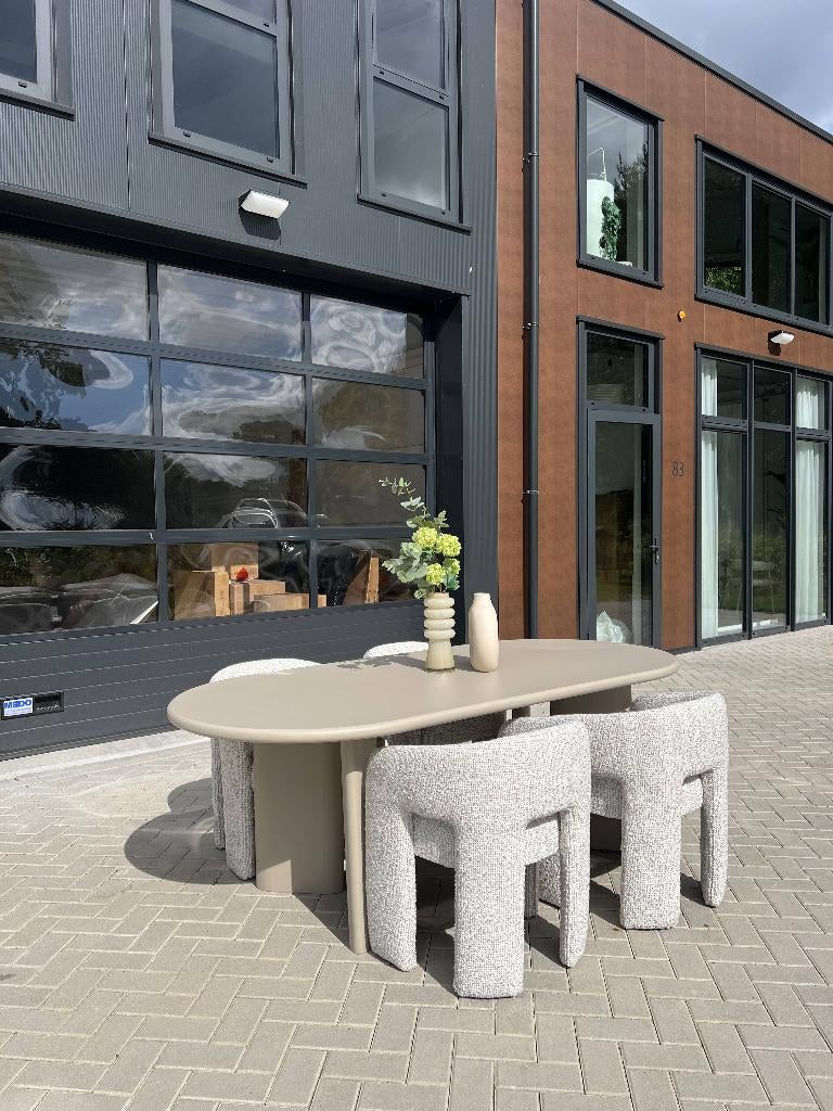 Ovalen Eettafel Japandi Stijl, Huis en Inrichting, Tafels | Eettafels, 100 tot 150 cm, Ophalen of Verzenden, Vijf personen of meer