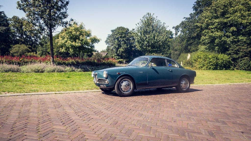 1959 Alfa Romeo Giulietta Sprint met schuifdak, Achterwielaandrijving, Zwart, Blauw, Leder