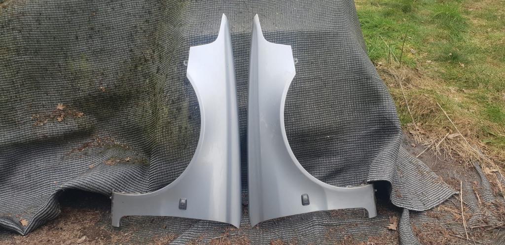 VOLVO V40  S40 VOORSCHERMEN BJ 97 TOT 2003, Ophalen of Verzenden, Gebruikt, Spatbord