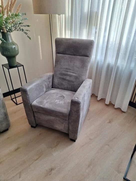 Nette relaxstoel, Ophalen of Verzenden, Zo goed als nieuw