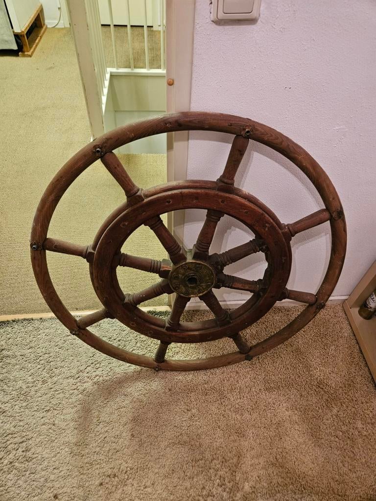 Antiek Scheepswiel, Ophalen