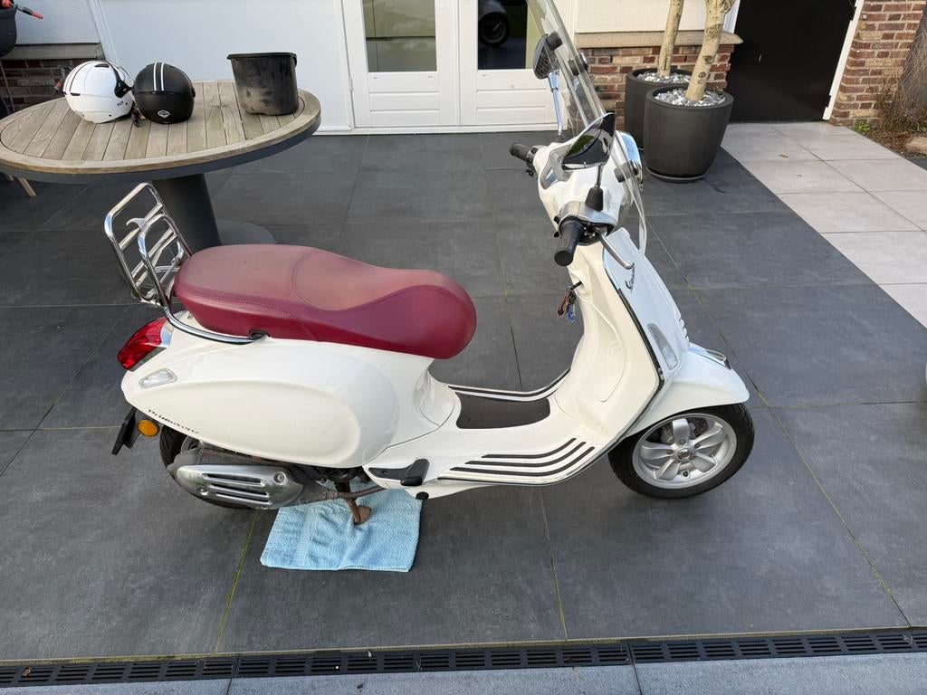 Vespa primavera, Ophalen, Zo goed als nieuw, Benzine, Vespa