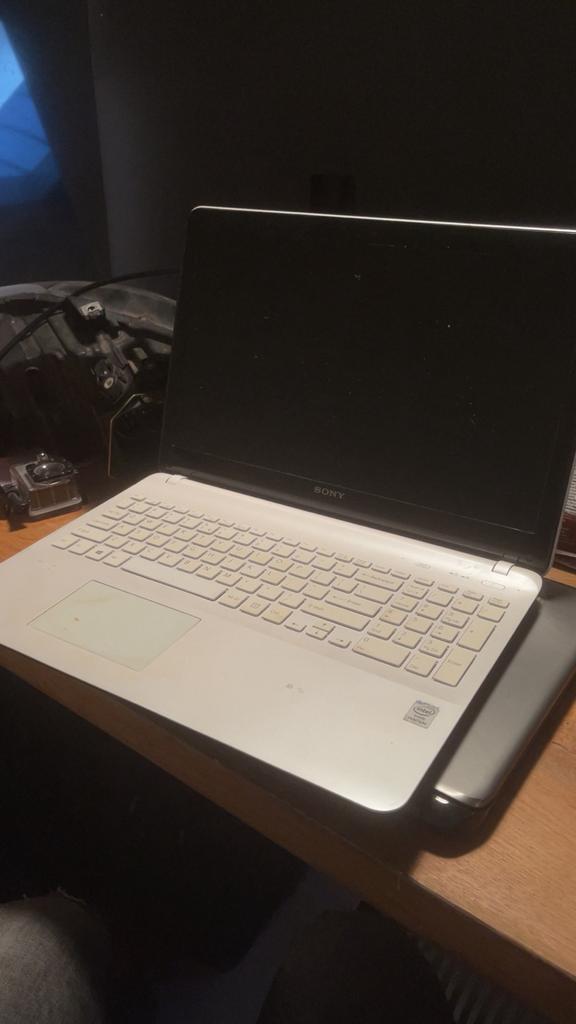 Sony laptop, Computers en Software, Ophalen of Verzenden, Zo goed als nieuw, 4 GB of minder