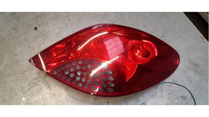 Achterlicht rechts van een Peugeot 207, Auto-onderdelen, Gebruikt, -, -, Ophalen of Verzenden