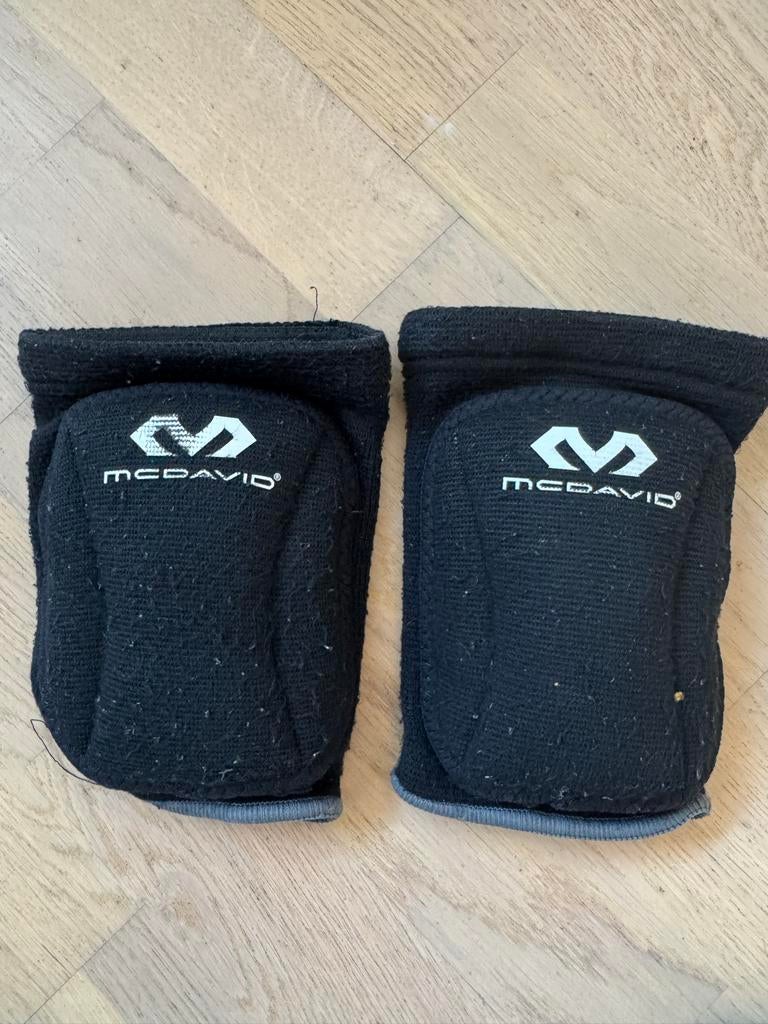 Handbal kniebeschermers kind 8 jaar - Small, Ophalen, Gebruikt, Kleding