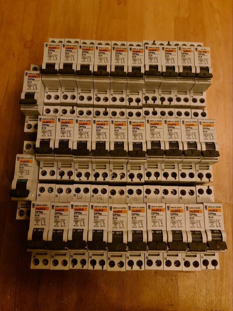 Merlin Gerin B16 automaat DPNa  Multi9,    45st beschikbaar, Ophalen, Gebruikt, Overige typen