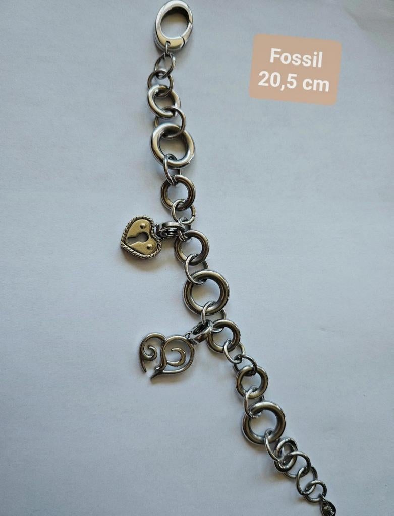 Fossil armband met bedels, Ophalen of Verzenden, Gebruikt, Zilver, Met bedels of kralen