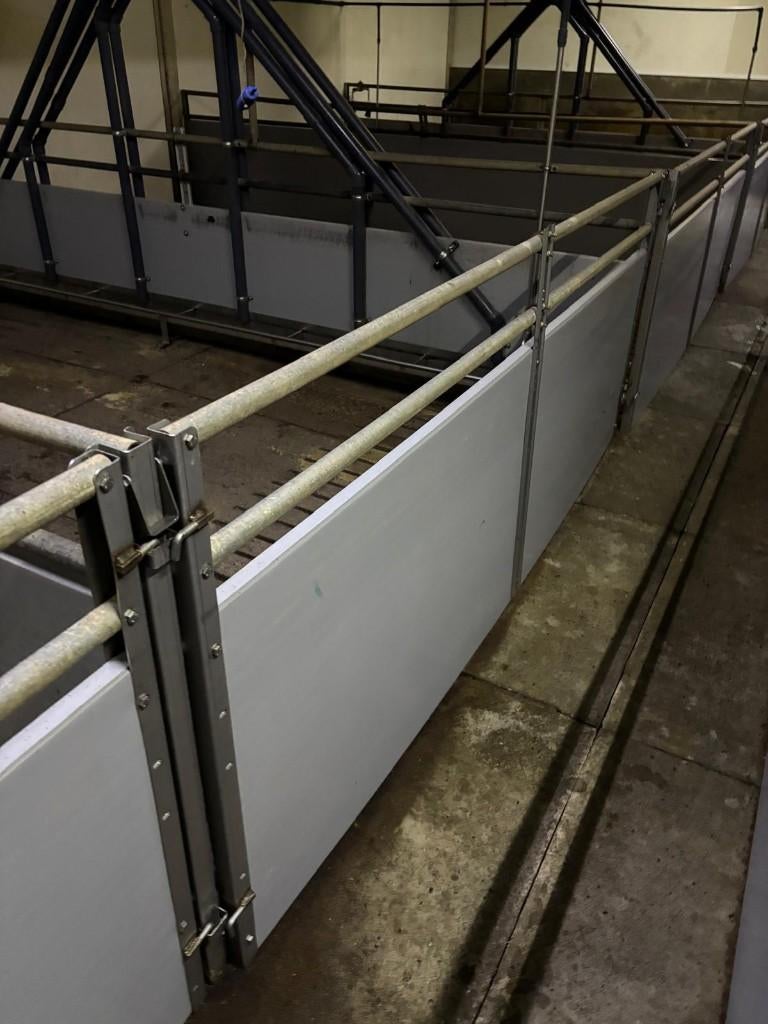 Kunststof hokinrichting met split voedering [113], Boekhorst Trading, Tim@boekhorsttrading.com, Singel 16, Horssen