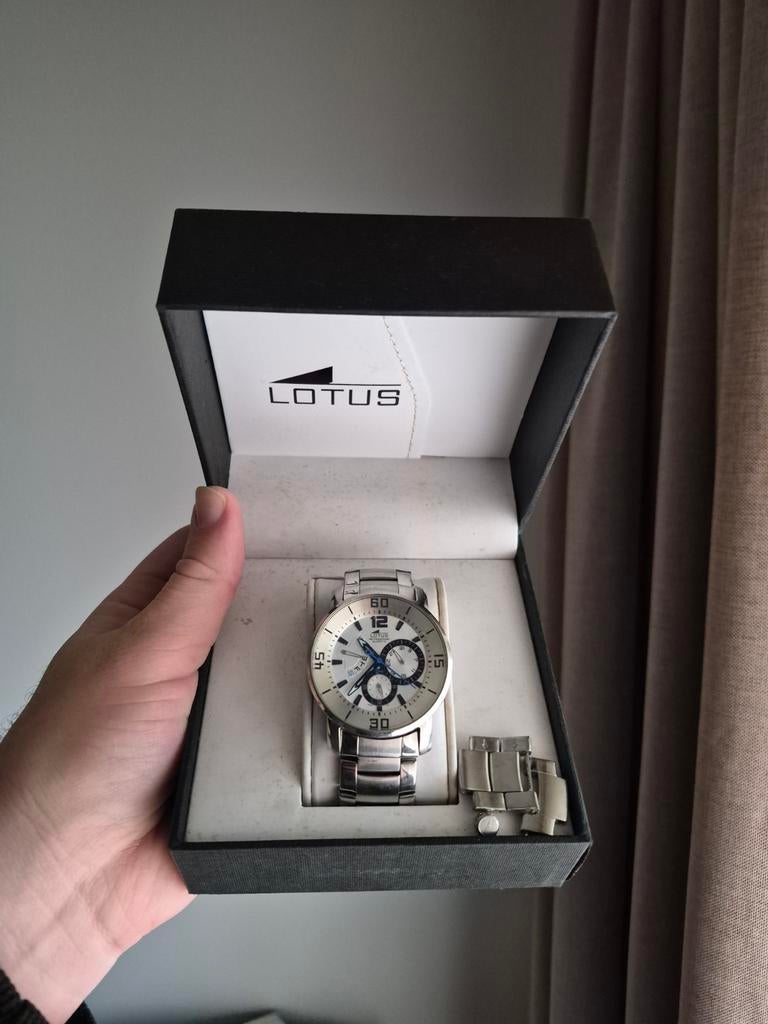 Lotus Horloge (heeft aandacht nodig!), Ophalen of Verzenden