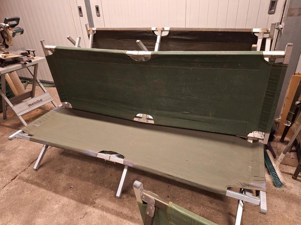 VELDBEDDEN KL, Ophalen of Verzenden, Landmacht, Nederland, Embleem of Badge