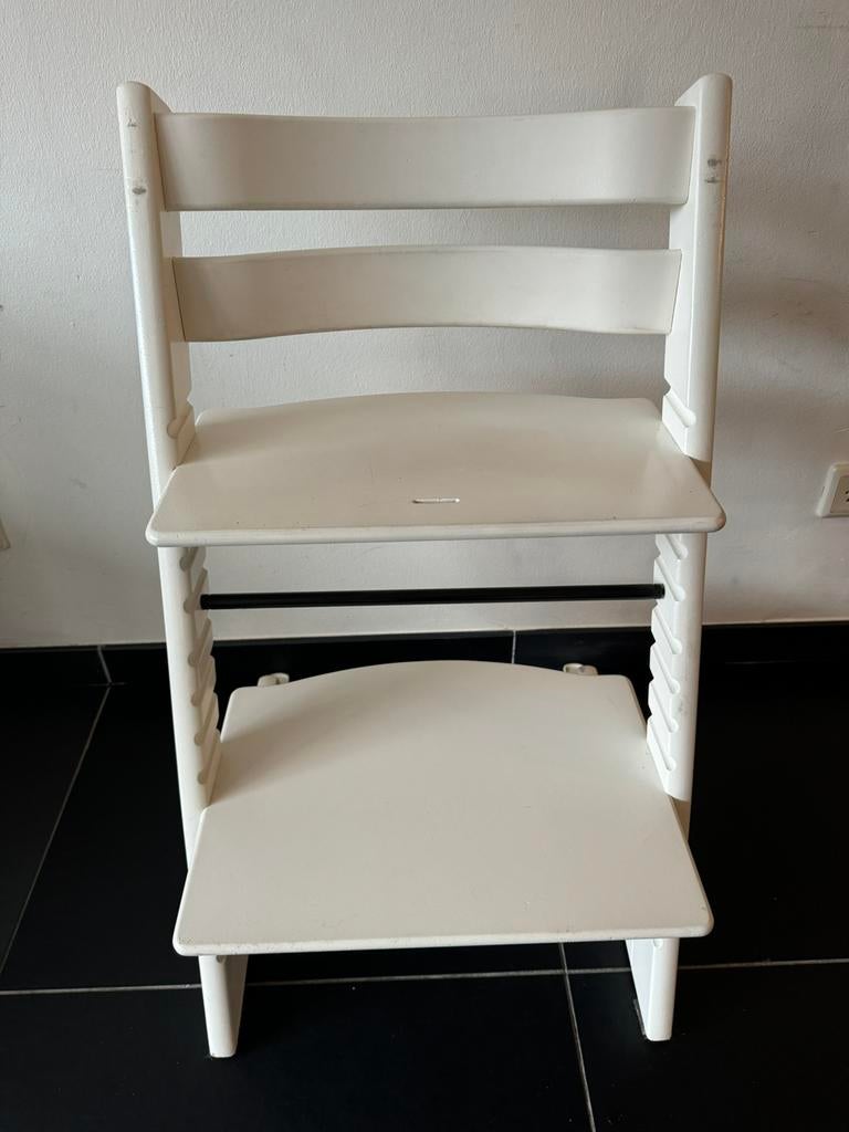 2? Stokke tripp trapp kinderstoel wit met verlengde glijders, Ophalen, Zo goed als nieuw, Meegroeistoel, Aanschuifbaar