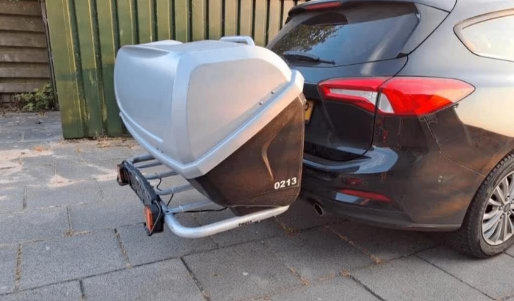 Te huur Thule trekhaakkoffer, Auto diversen, Ophalen, Zo goed als nieuw