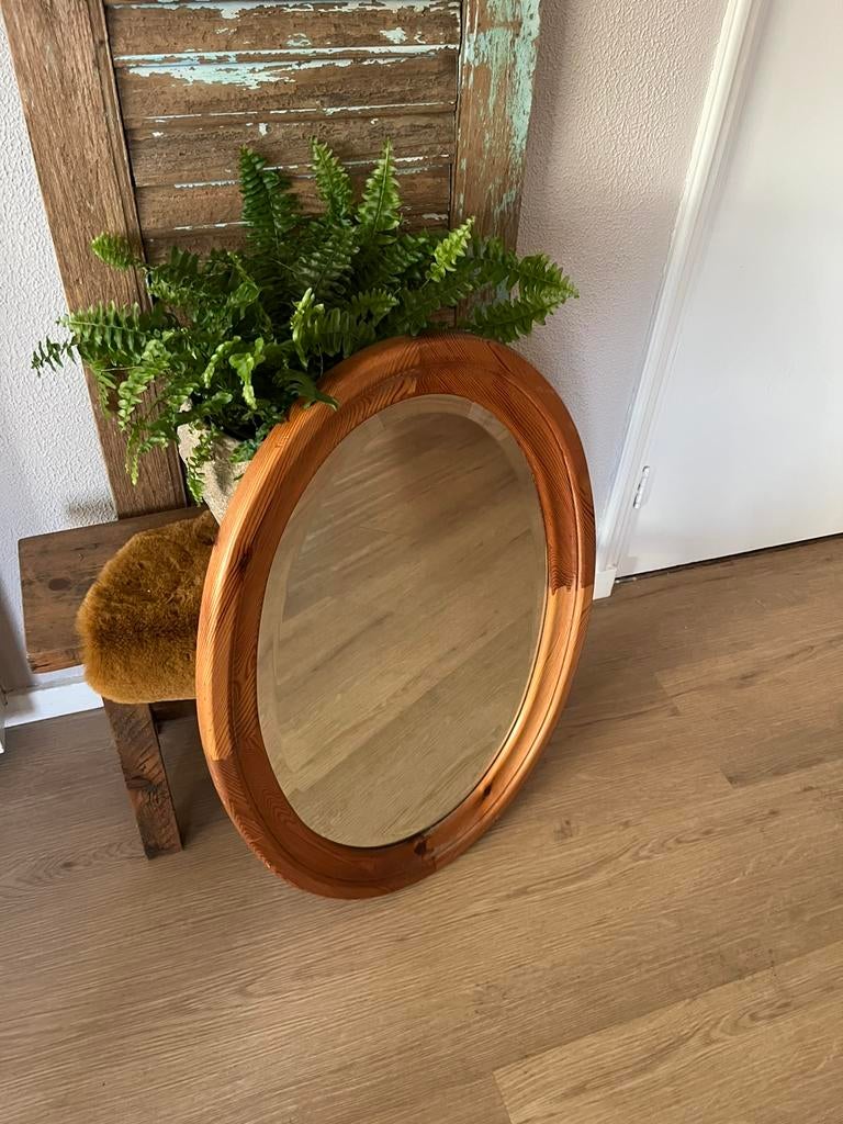 Mooie geloogd grenen spiegel, Gebruikt, Ophalen of Verzenden, Minder dan 100 cm, Ovaal