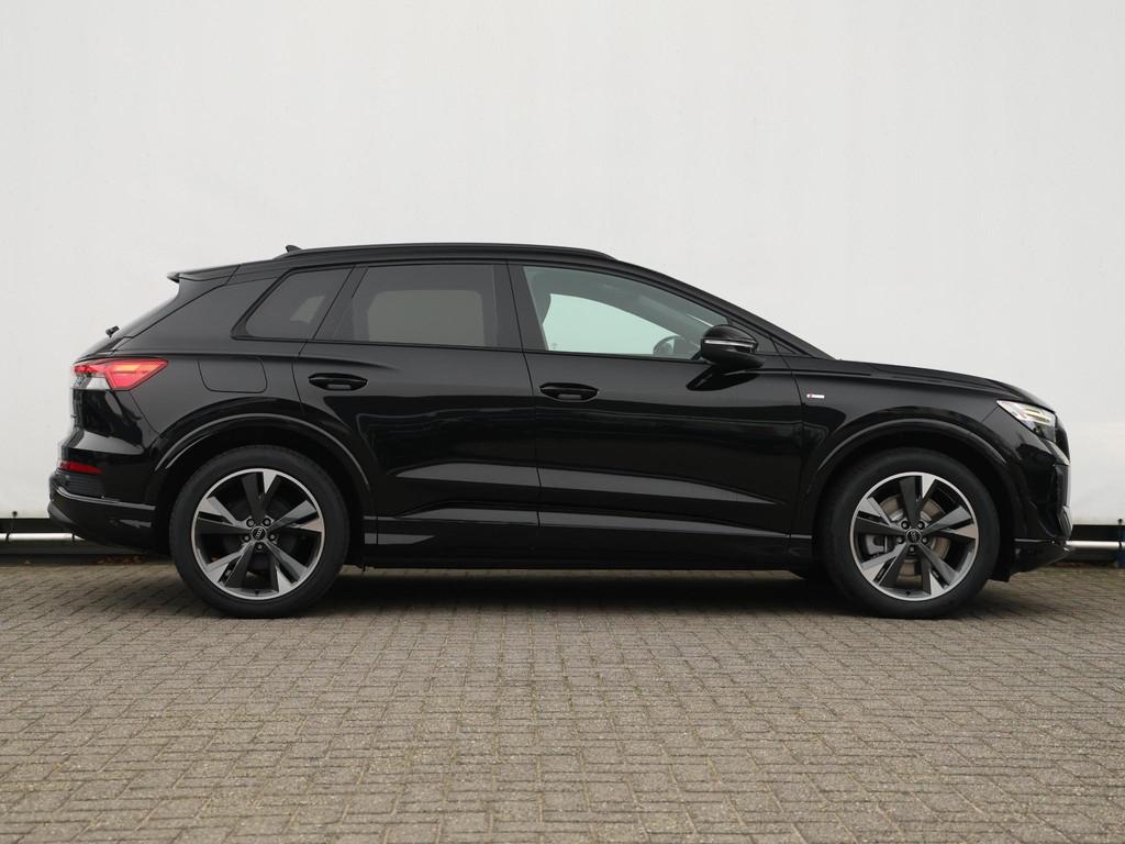 Audi Q4 e-tron S edition Competition 45 82 kWh | 286 pk | As, Stof, Zwart, 82 kWh, 2135 kg