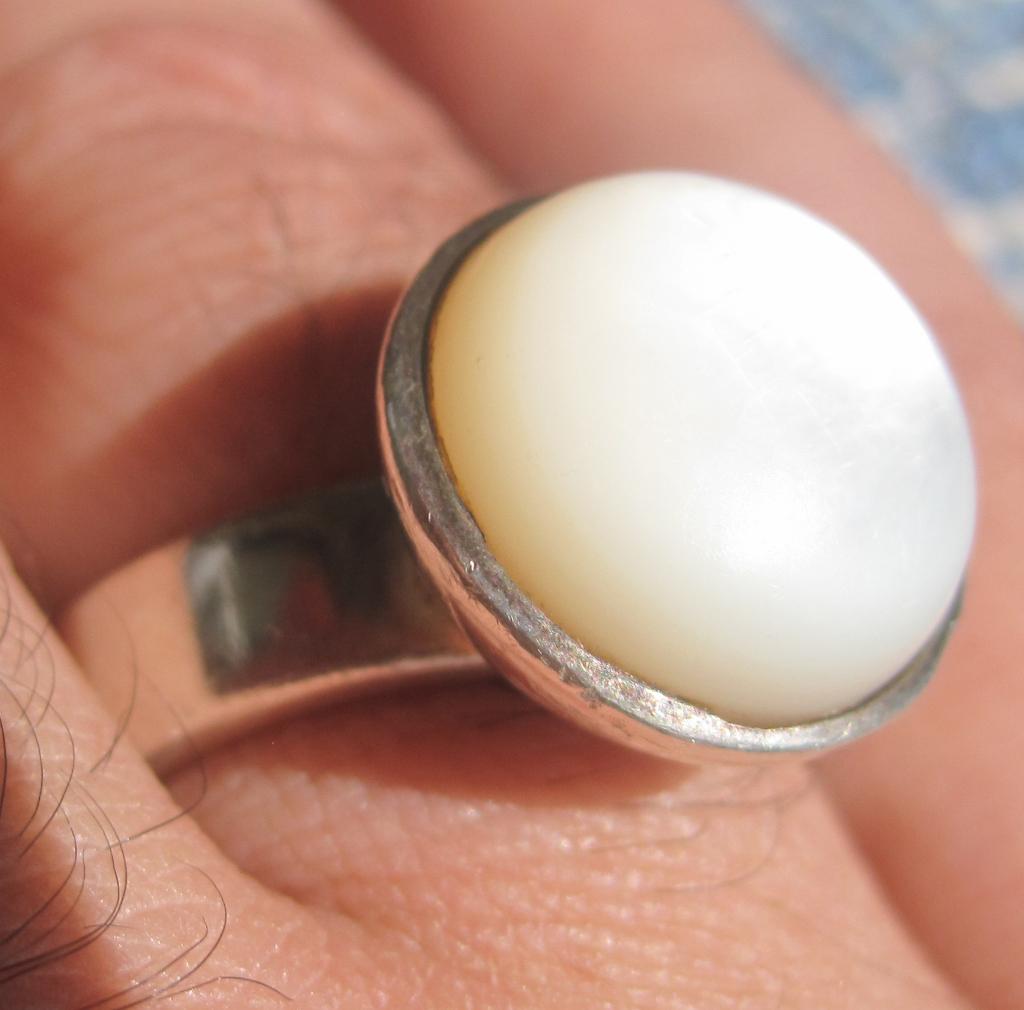 Groot design ring met mother of pearl maat 21 zilver 925, Ophalen, 20 of groter, Wit, Zo goed als nieuw