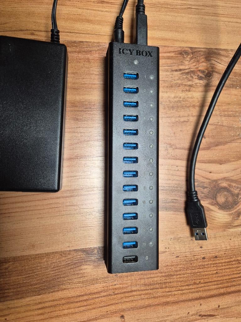 RaidSonic ICY BOX IB-AC6113 USB Hub 13poorts, Ophalen of Verzenden, Zo goed als nieuw