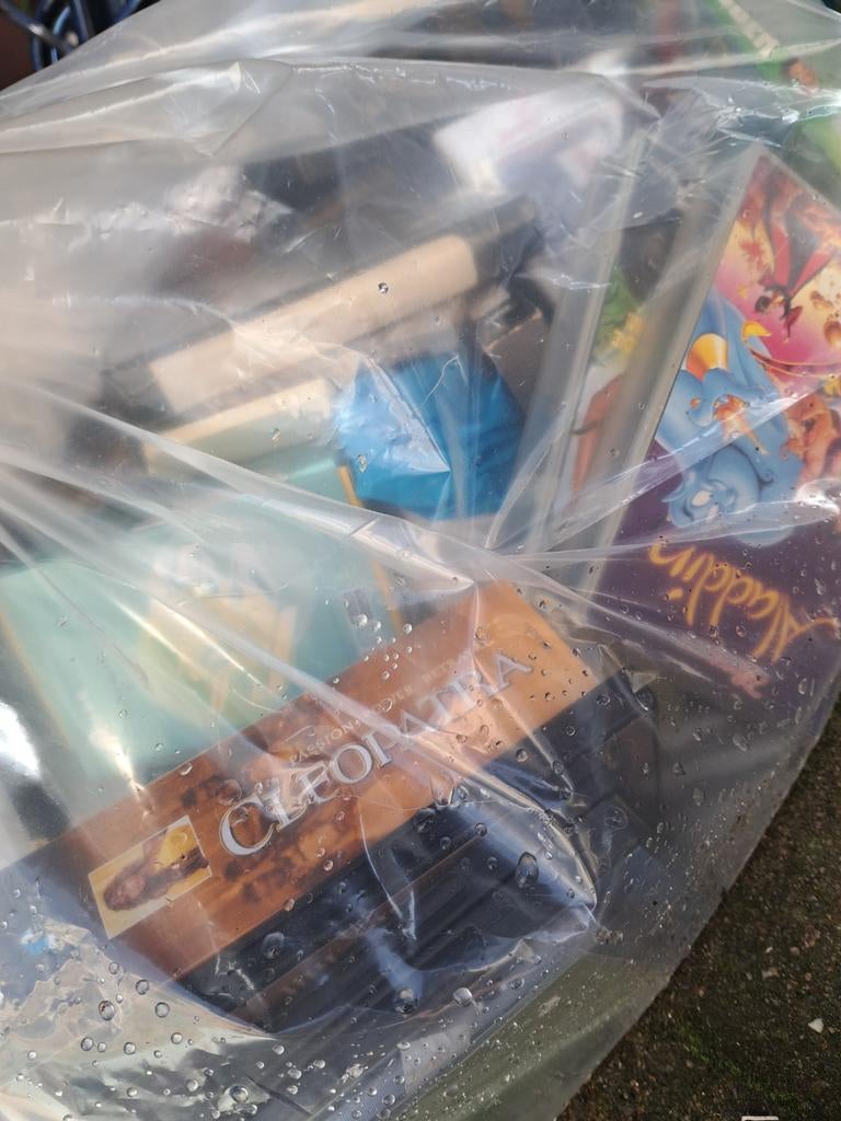 Veel VHS tekenfilms en films videobanden, Ophalen of Verzenden