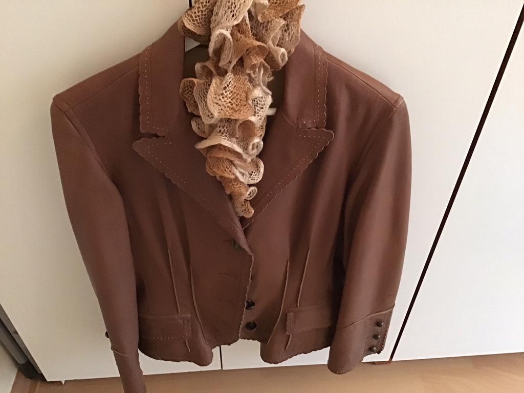 Dames Leren Jas. € 23,00, Maat 38/40 (M), Bruin, Ophalen of Verzenden, Zo goed als nieuw