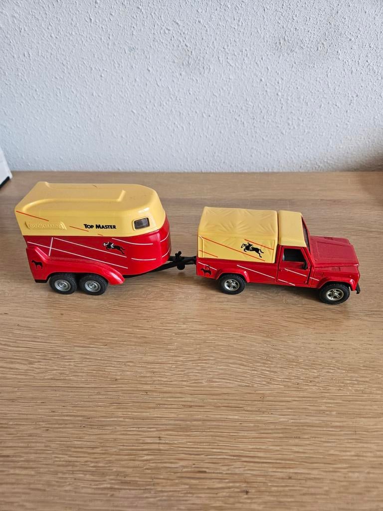 Schaal 1:32 Siku 2561 Land Rover Defender met Paardentrailer, Ophalen of Verzenden, Zo goed als nieuw, Auto