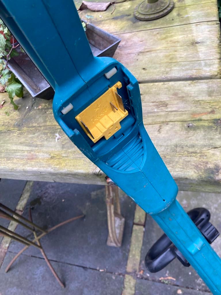 Makita 14V Draadmaaier - Gebruikt, Ophalen of Verzenden, Gebruikt, 10 tot 30 cm, Accu