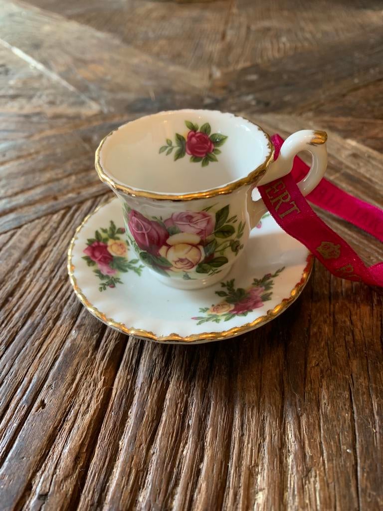 Royal Albert Old Country Roses Kop en Schotel kerst Ornament, T, Ophalen of Verzenden, Zo goed als nieuw, N