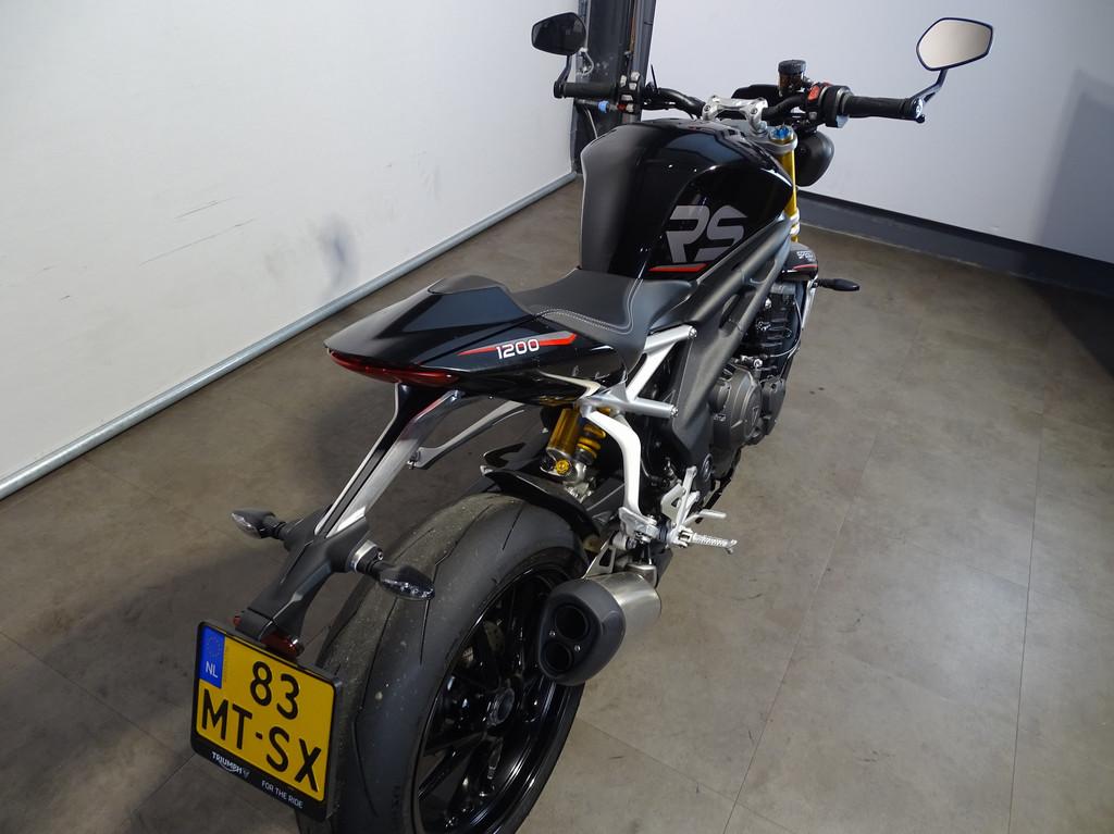 Triumph Speed Triple 1200 RS - foto 3