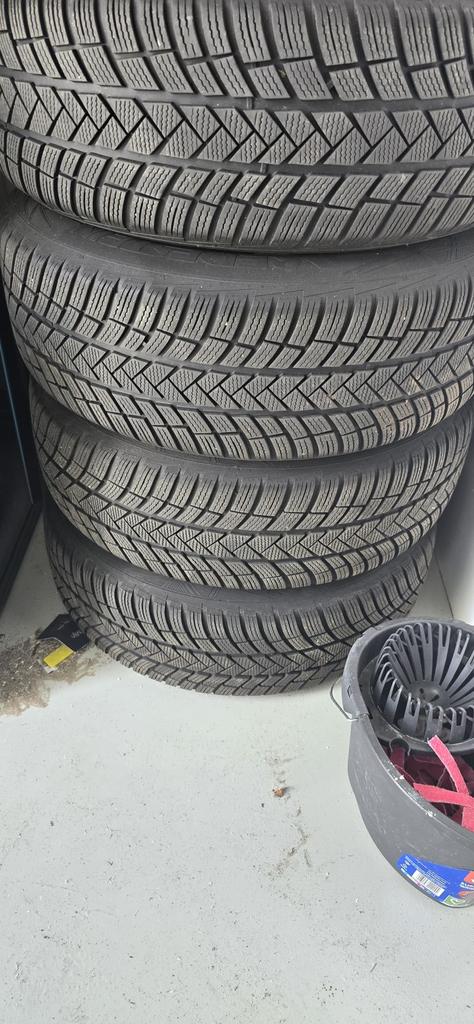 Volvo velgen + winterbanden (18 inch), Auto-onderdelen, Banden en Velgen, Ophalen, 18 inch, Velg(en), Winterbanden