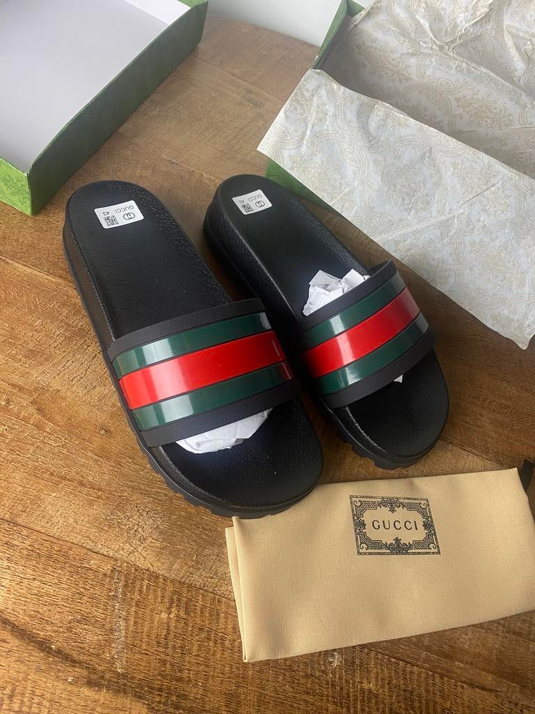 Gucci slippers OP=OP, Ophalen of Verzenden, Nieuw, Zwart