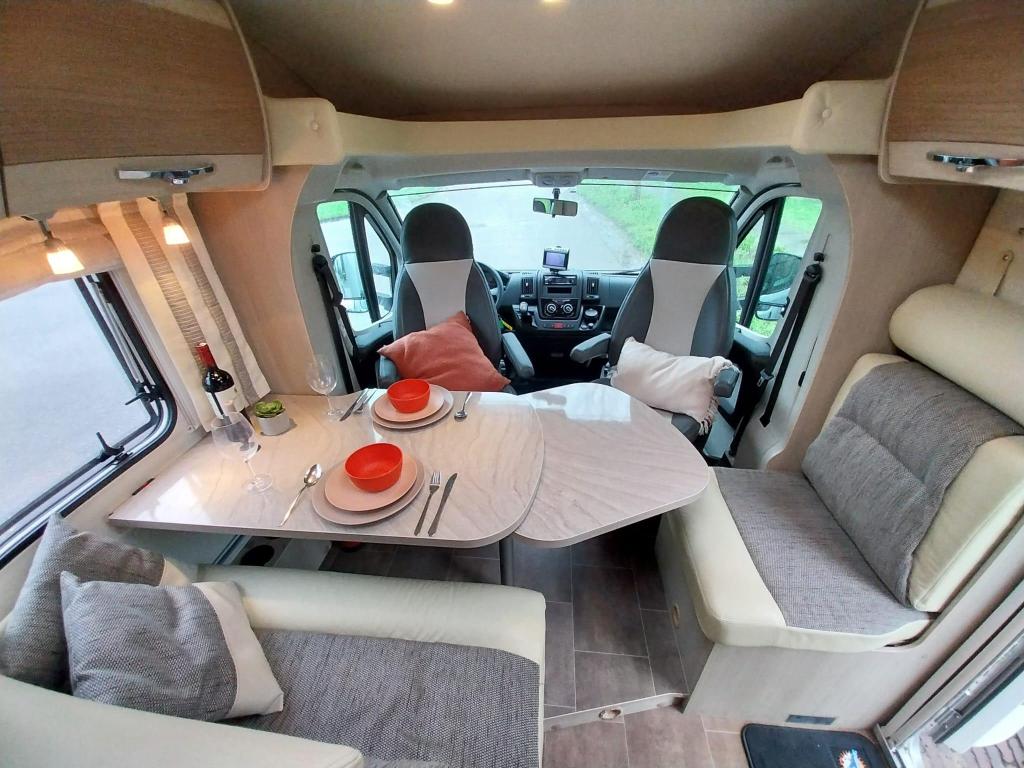 Luxe Bürstner Nexxo 728G lage enkele bedden en trek, Hordeur, Ringverwarming, Bedrijf, Tot en met 3