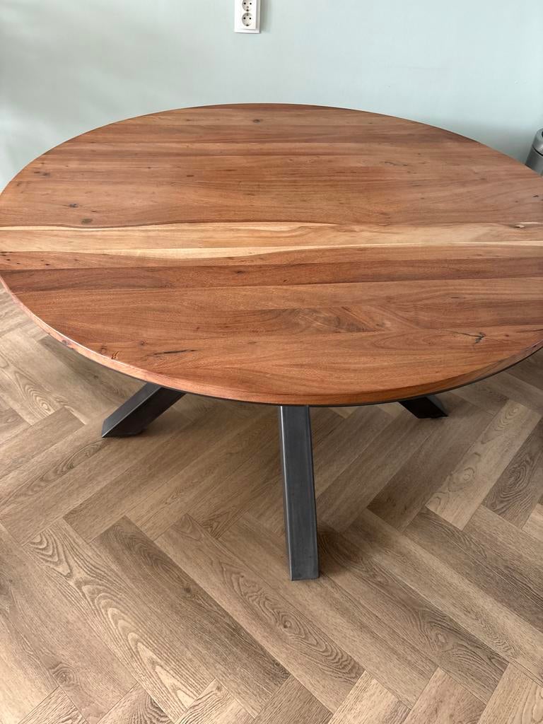 Ronde teakhouten eettafel met stalen poten 130cm, Ophalen, Gebruikt, 100 tot 150 cm, Vier personen