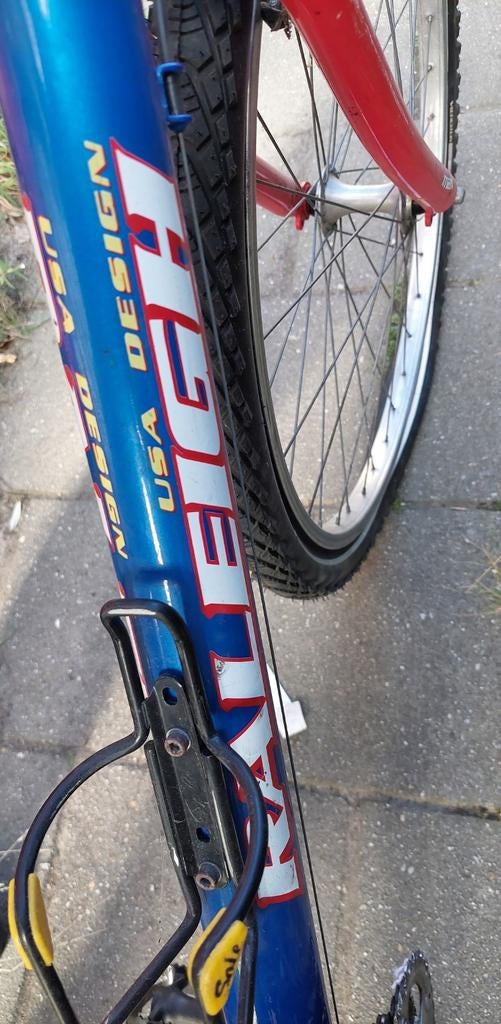 Raleigh mountainbike blauw rood, Fietsen en Brommers, Fietsen | Mountainbikes en ATB, Ophalen of Verzenden