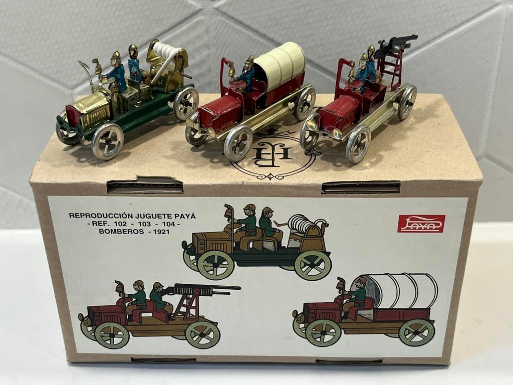 Blikken speelgoed PAYA brandweerauto’s set van 3 met doos, Antiek en Kunst, Antiek | Speelgoed, Verzenden