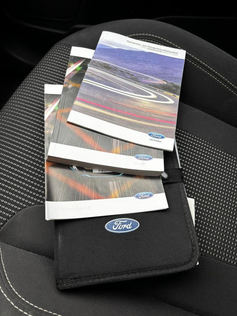 Ford Fiësta 1.5 Tdci Titanium 2015 Zwart - 2e eigenaar, 1036 kg, 96 €/maand, Zwart, Origineel Nederlands