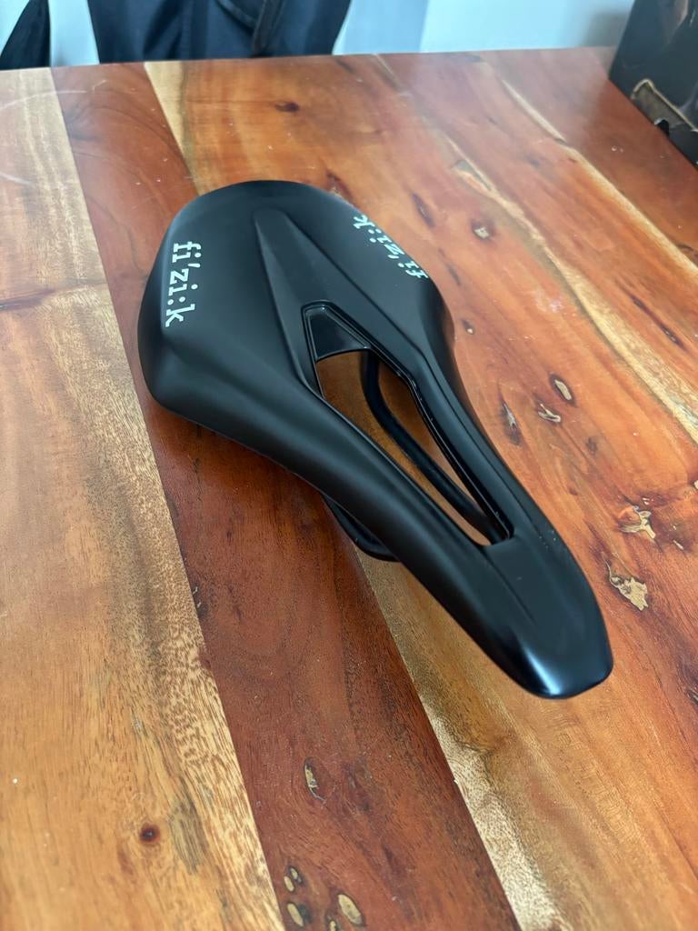 Fizik Vento Argo R5 zadel, Fietsen en Brommers, Fietsonderdelen, Ophalen of Verzenden, Gebruikt, Racefiets, Zadel