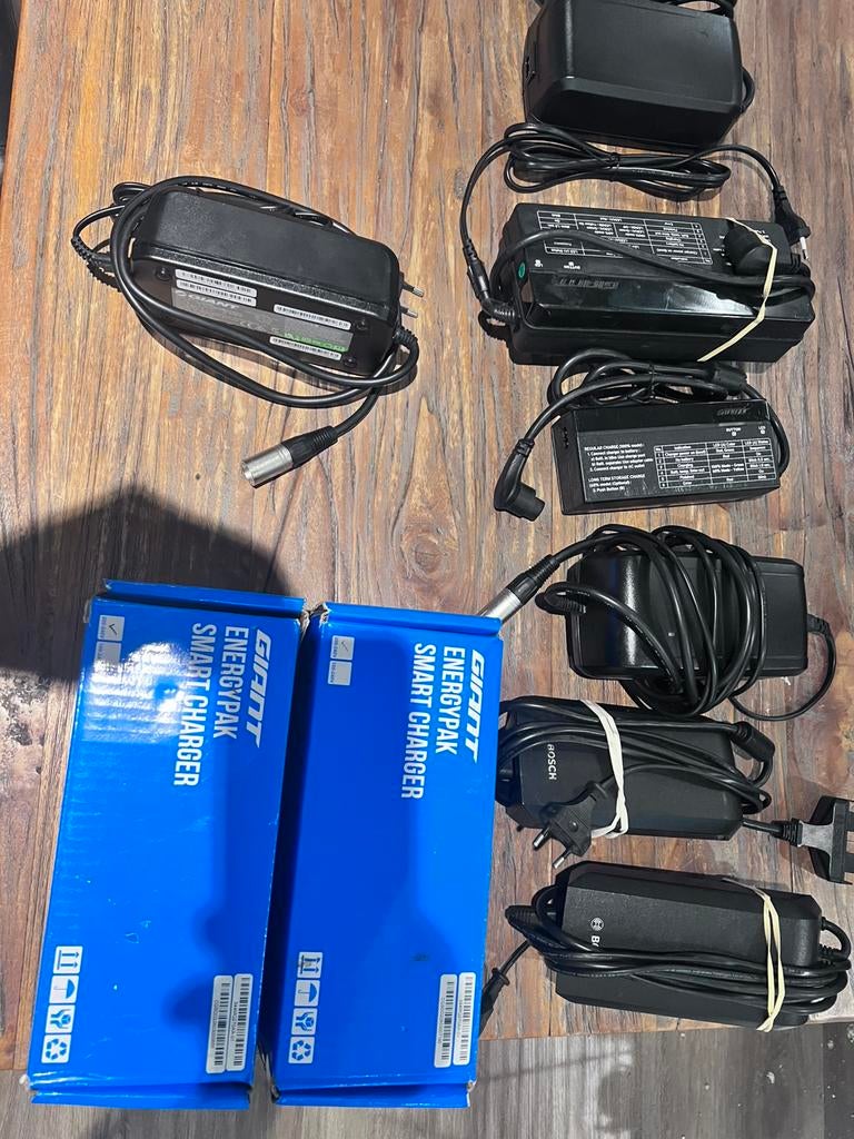 Ongebruikt demo Giant accu laders ook smart Bosch Classic, Ophalen of Verzenden, Nieuw