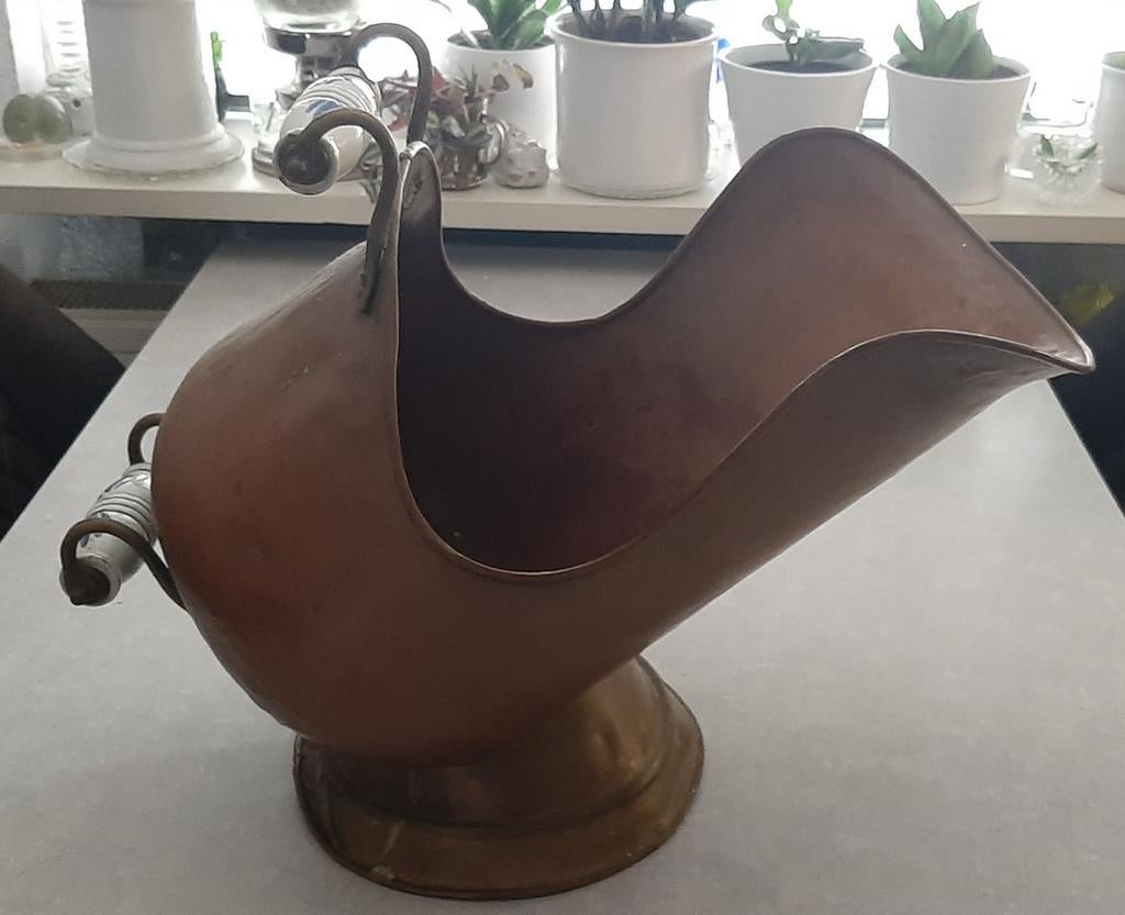 Koperen helmkit met Delftsblauwe handvaten, Antiek en Kunst, Ophalen of Verzenden