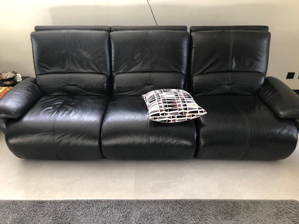 Zwart lederen bankstel met rode poef, Ophalen, Gebruikt, 75 tot 100 cm, Leer