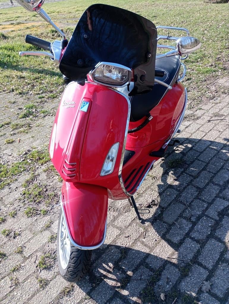 Vespa Sprint, Ophalen, Zo goed als nieuw, Benzine