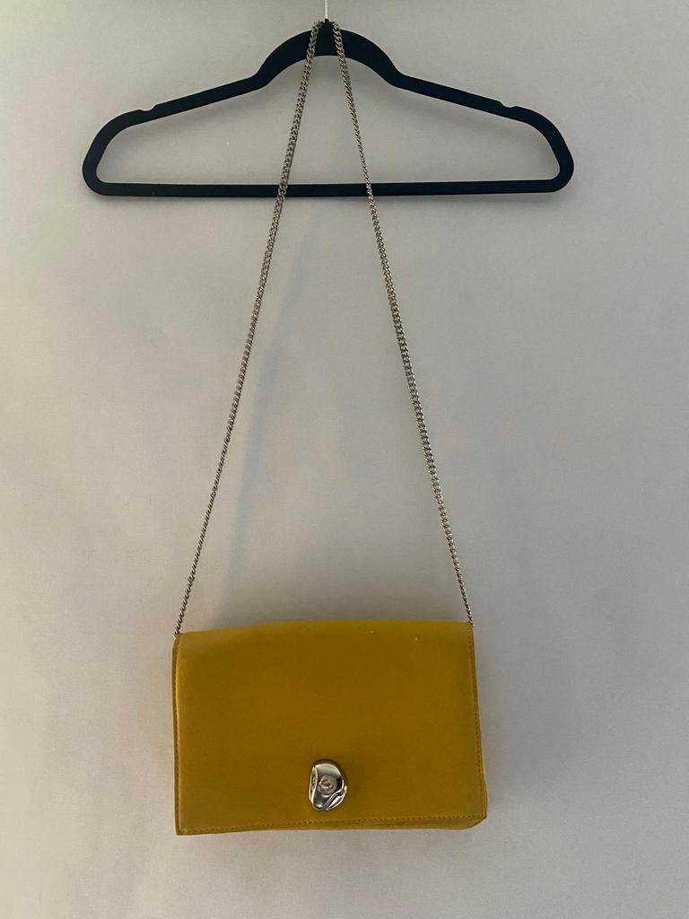 Zara schoudertas – okergeel met zilveren ketting, Ophalen of Verzenden, Zo goed als nieuw, Geel, Schoudertasje