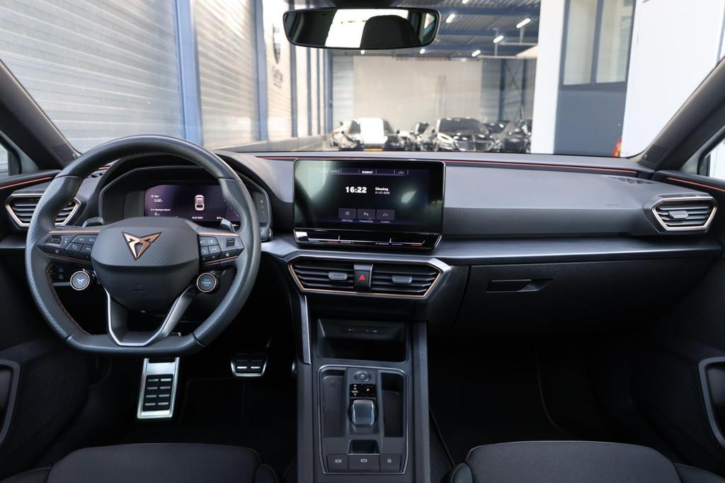 CUPRA Leon 2.0 TSI VZ 300+PK LED/VIRTUAL/SFEER/PANO/HALF LEE, 77 km/l, Gebruikt, 4 cilinders, 1984 cc