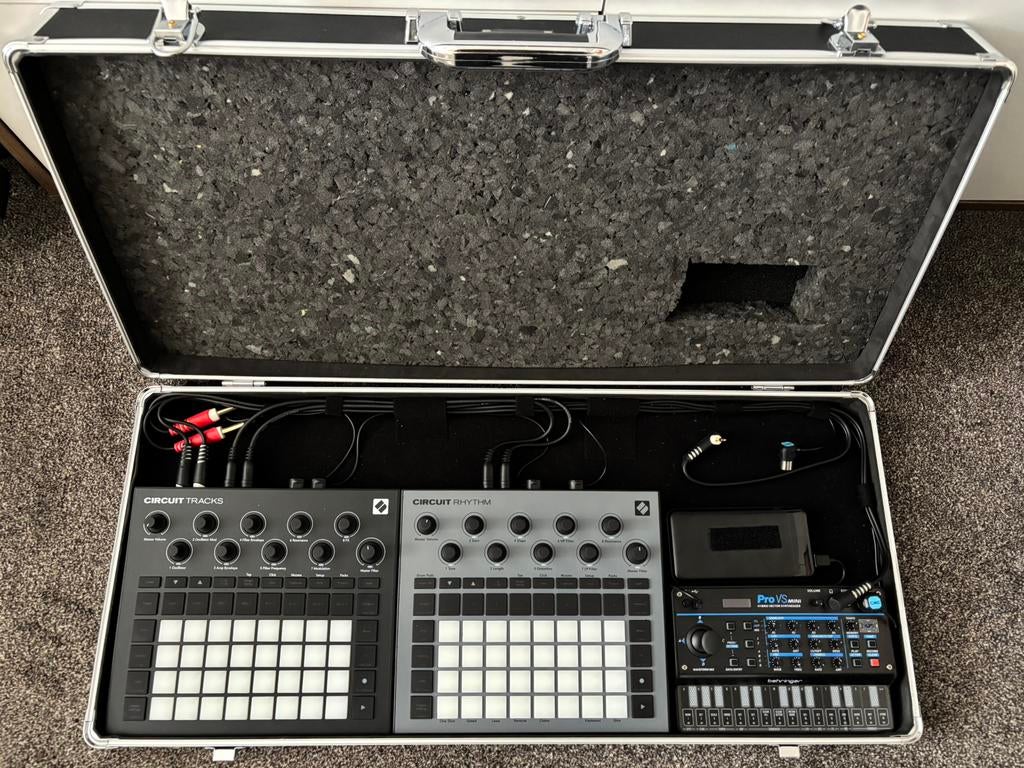 DAW-less set, Novation Circuit Tracks en Rhythm, Pro VS mini, Ophalen, Zo goed als nieuw