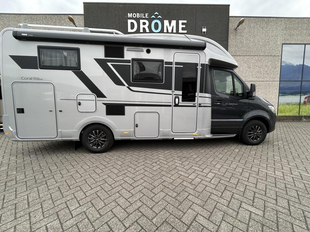 Wintersport uitvoering; Adria Coral 650SL Supreme., Automaat, Vloeistofverwarming, Luifel, Bedrijf