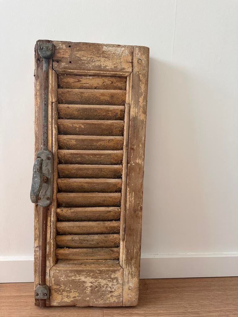 Houten luik, Ophalen, Zo goed als nieuw