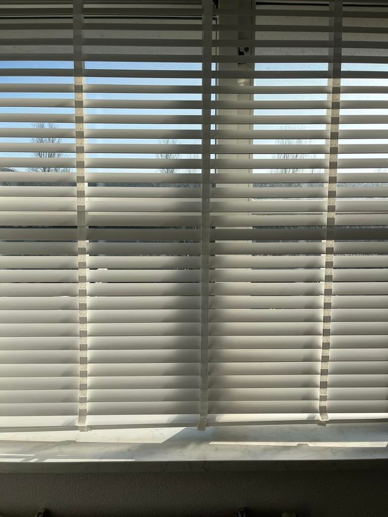 Houten Luxaflex - Sfeervolle raambekleding, Ophalen, Zo goed als nieuw, Wit, 100 tot 150 cm